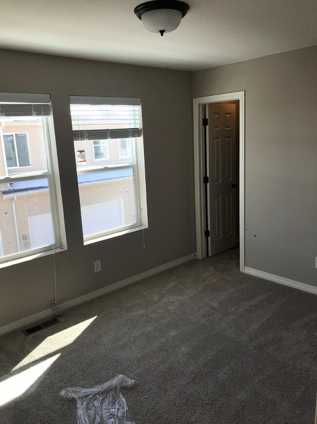 Building Photo - NEW and Modern! 3BR/2.5BA in GVR!