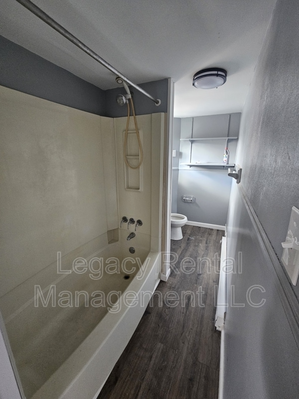 Building Photo - 620 Ridge St