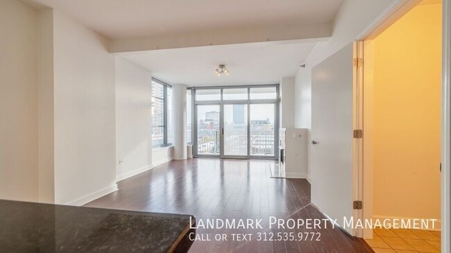 Building Photo - 1600 S Prairie Ave