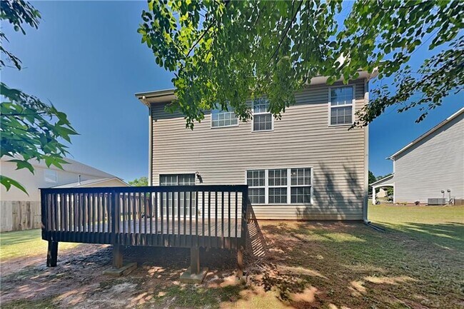 Building Photo - 2150 Beckenham Pl