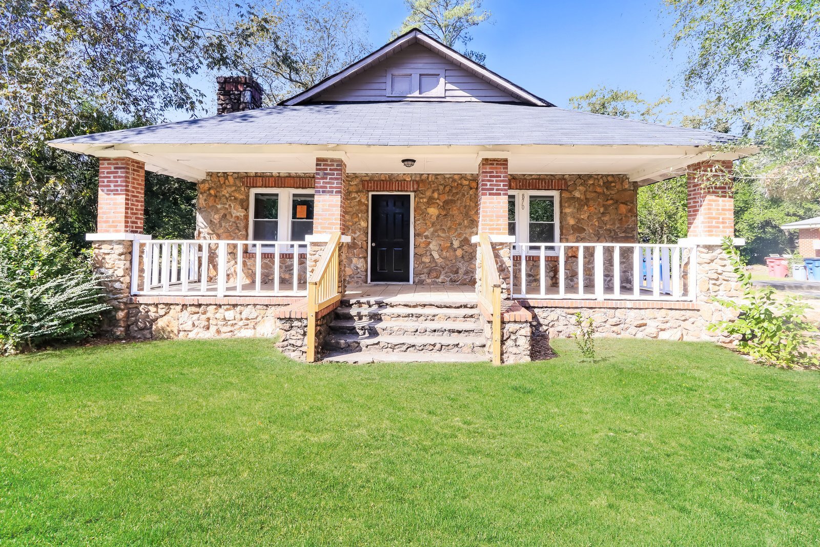 Building Photo - 870 Lynhaven Ave