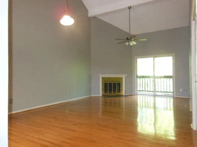 Building Photo - 4831 Horton St