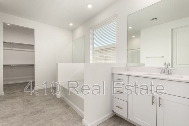 Building Photo - 35405 W Catalan St