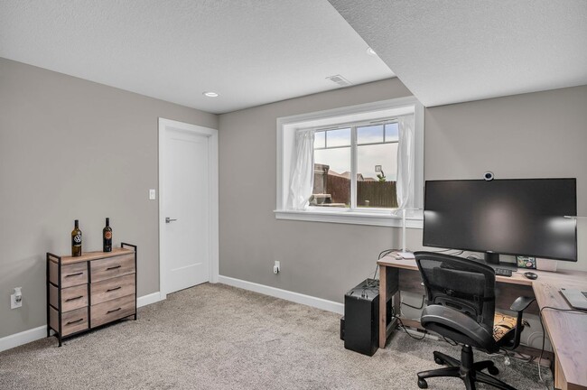 Building Photo - 6315 Rockaway Dr