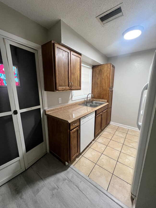 Building Photo - 307 US Highway 27 S