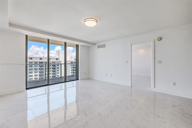 Building Photo - 5701 Collins Ave