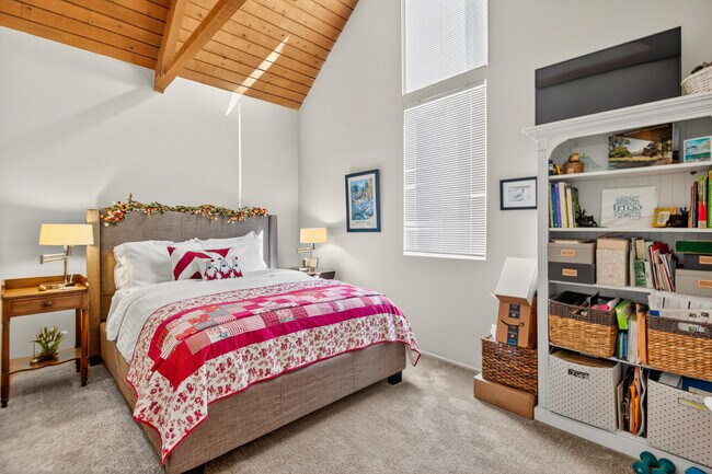 Building Photo - 46750 Mountain Cove Dr