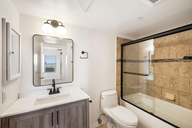 Building Photo - 1056 Calle Del Cerro