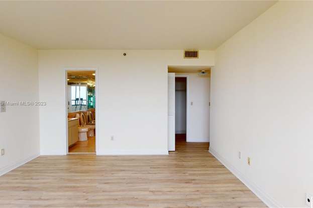 Building Photo - 11113 Biscayne Blvd