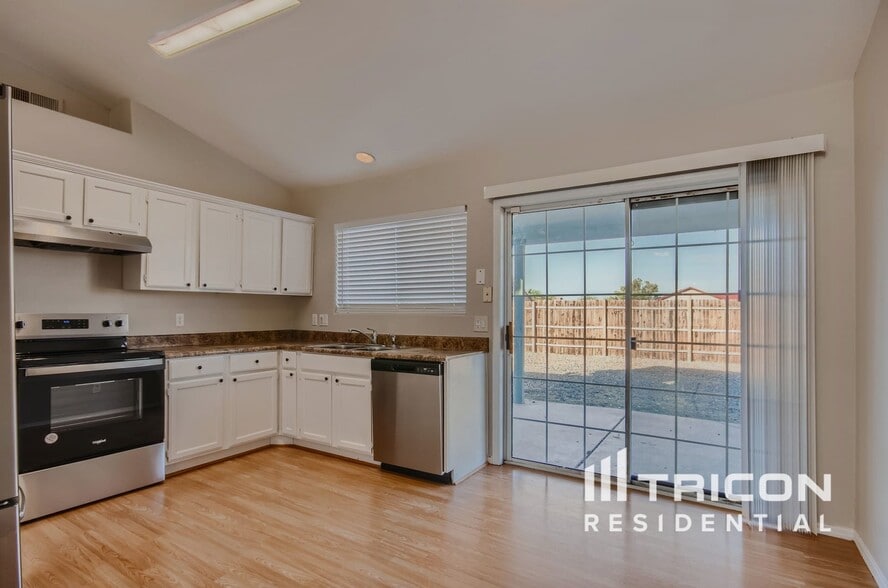 Building Photo - 14514 S Amado Blvd