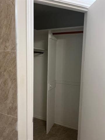 Building Photo - 2420 Dalewood Ln