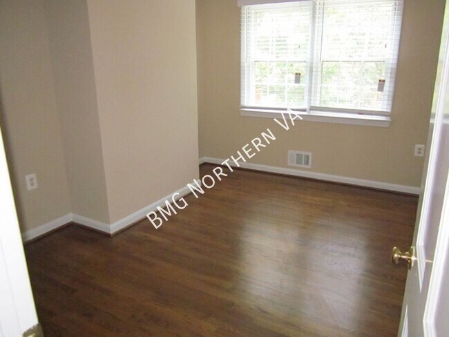 Building Photo - 1160 Wimbledon Dr
