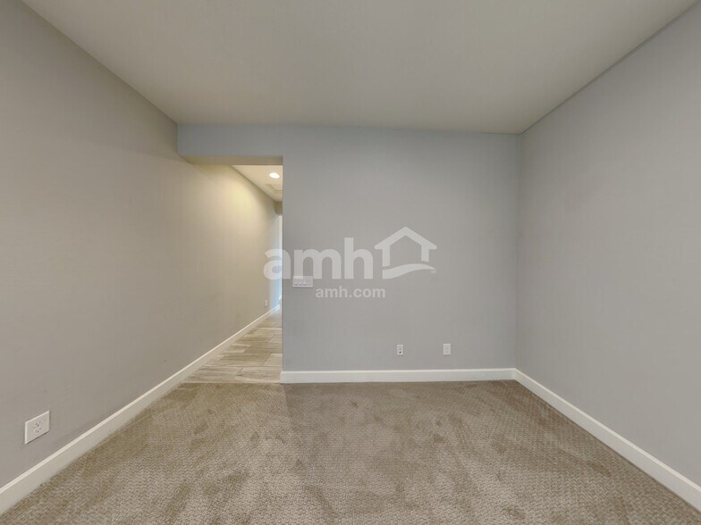 Building Photo - 18251 W Thunderhill Pl