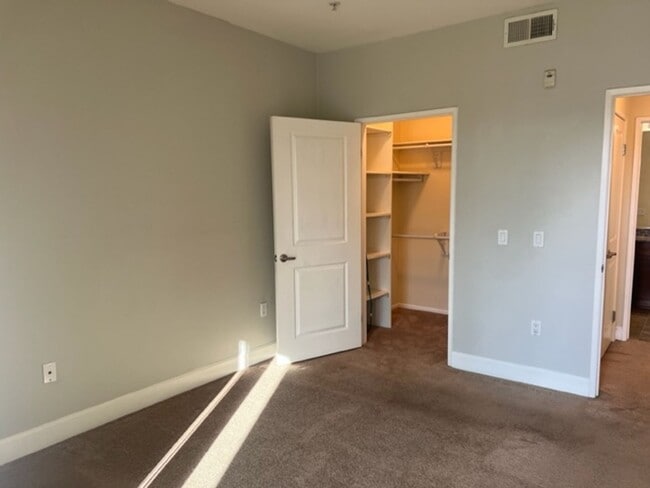 Building Photo - Spacious 2 Bedroom Avenue One Home, Available Now!