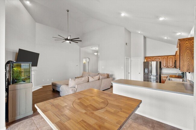 Building Photo - Welcome Home!