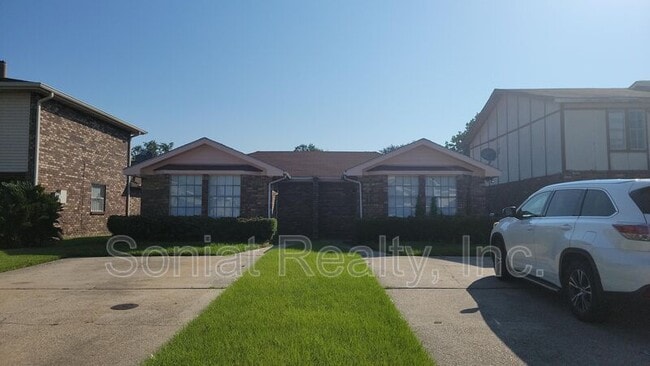 Primary Photo - 7827 Star St