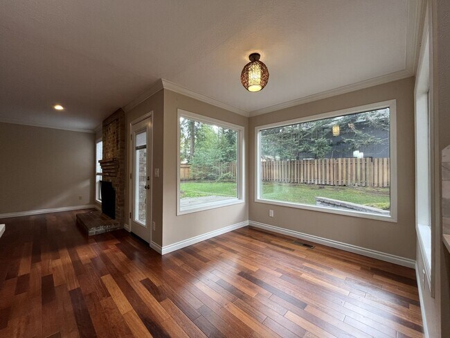 Building Photo - Stunning 4BR Home with Formal Living & Dining, Office & Gourmet Kitchen