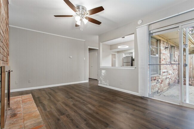 Building Photo - 7551 Brentcove Cir