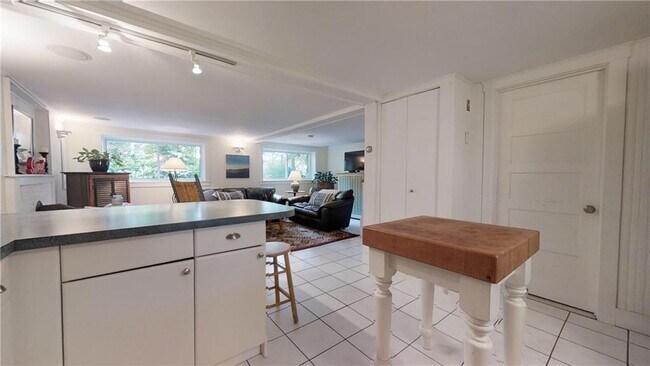 Building Photo - 95 Wood Ln