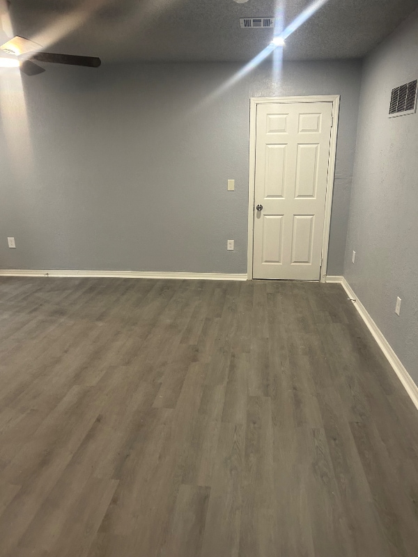 Building Photo - 503 E Zion St