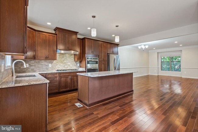 Building Photo - 22569 Norwalk Square