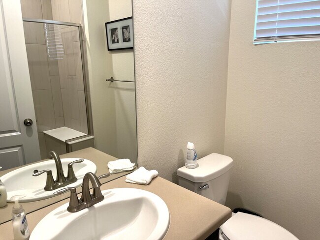 Building Photo - Wonderful 4 Bedroom/2 Bathroom with a Loft and Study in Whispering Pines!