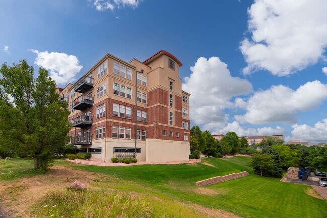 Building Photo - 10176 Park Meadows Dr