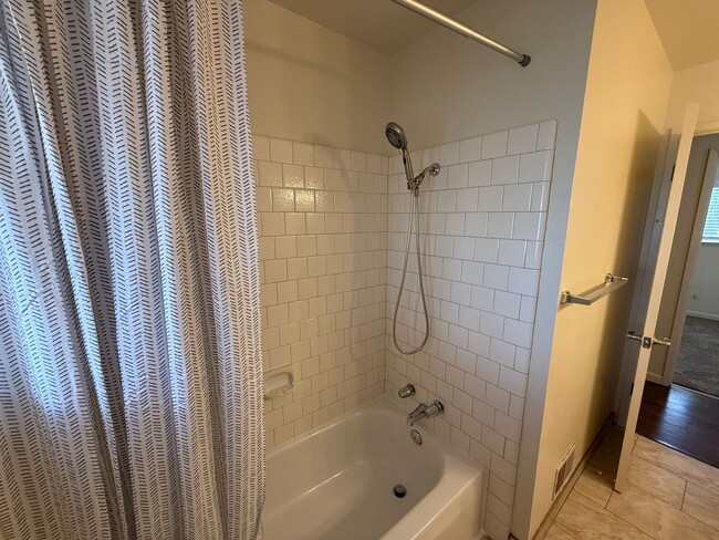 Building Photo - 3-bedroom single story in the heart of Tur...