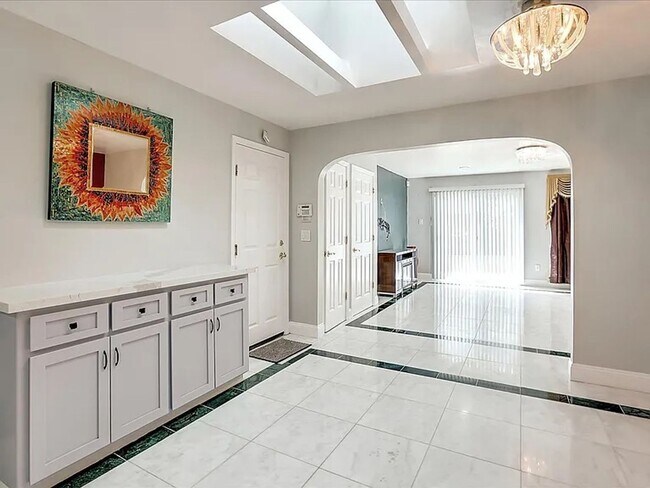 Building Photo - BEAUTIFUL HOME IN SANTA CLARA