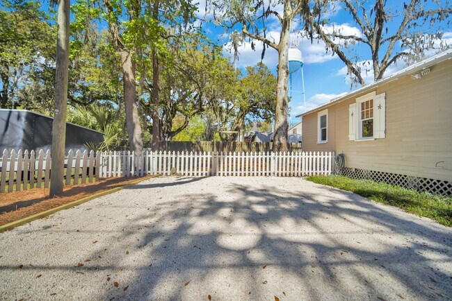Building Photo - 3228 Bannon Ave