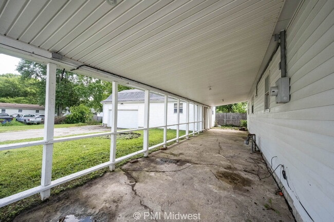 Building Photo - "Charming 3-Bedroom Haven in Mooresville –...