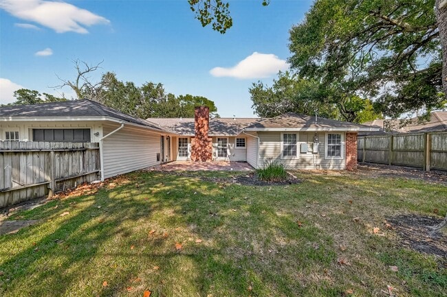 Building Photo - 5215 Stillbrooke Dr