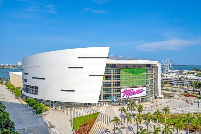 Building Photo - 888 Biscayne Blvd
