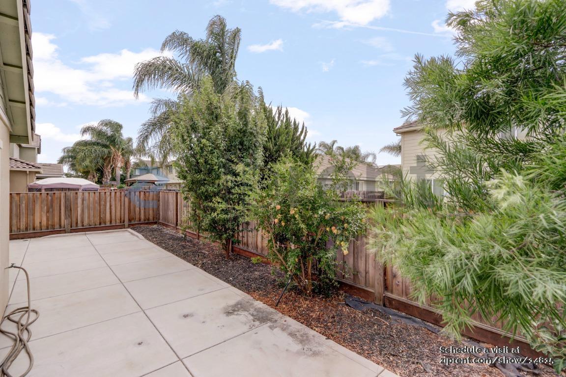 Building Photo - 529 Brinwood Way