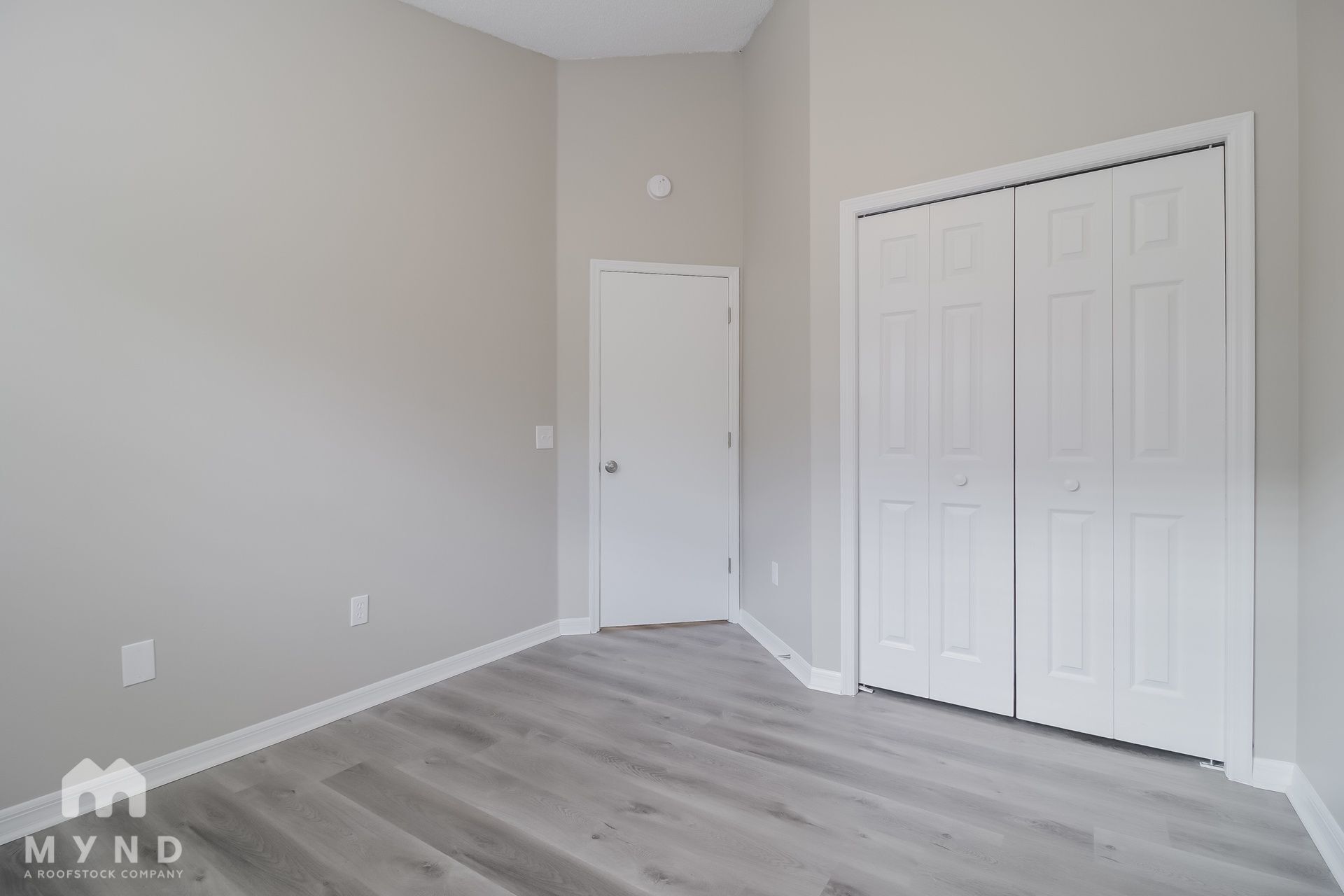 Building Photo - 4830 Fort Dodge St