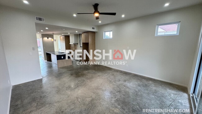 Building Photo - 42 Angelus St