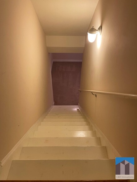 Building Photo - 1377 Greencrest Ct