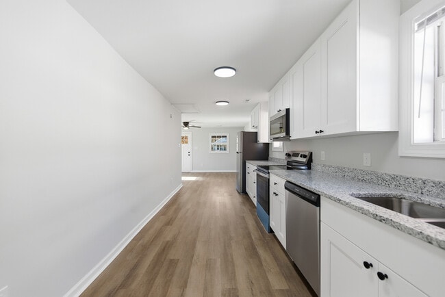 Building Photo - 4308 Roanoke Ave