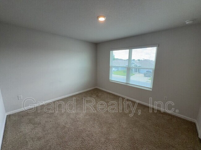 Building Photo - 5431 Peach Dr