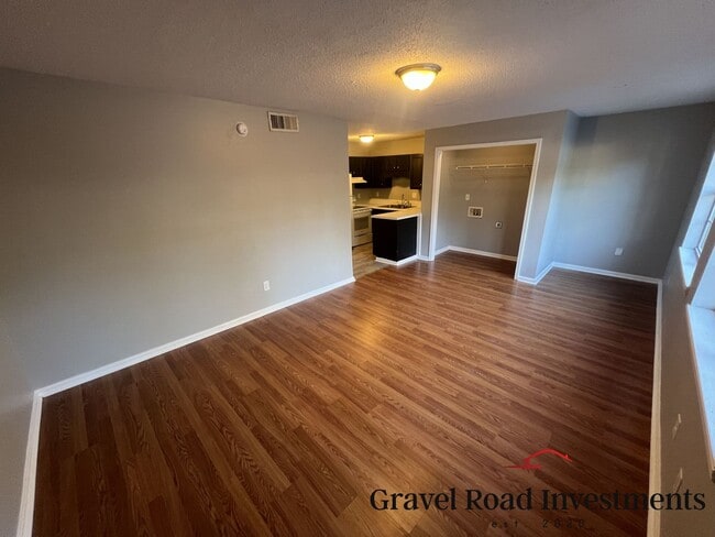 Building Photo - 815 41st Ave E