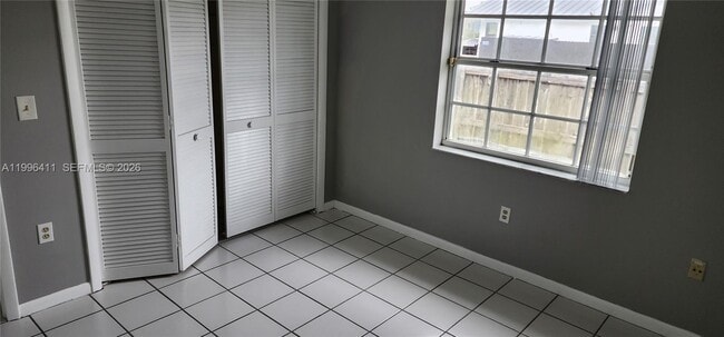 Building Photo - 4725 SW 143rd Ave