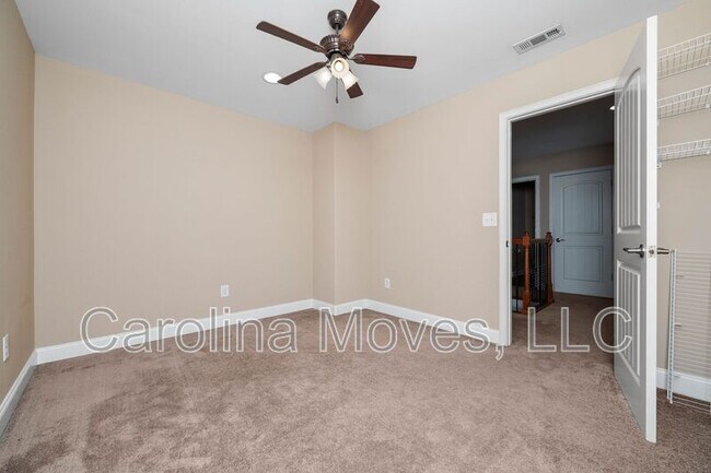 Building Photo - 213B Bell Heather Lane