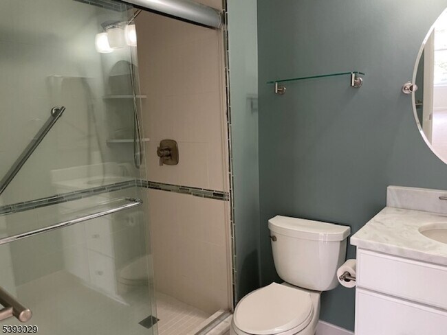 Building Photo - 710 Brittany Dr