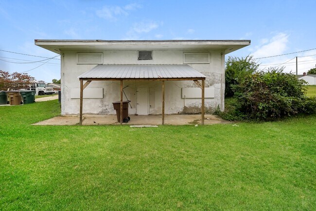 Building Photo - 1014 Arbor Dr