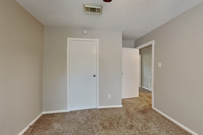 Building Photo - 46 Berryfrost Ln