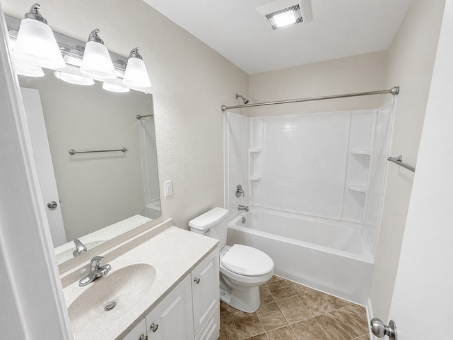 Building Photo - 705 Depot St NE