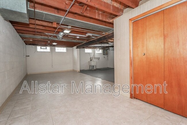 Building Photo - 6207 Gerald Ave