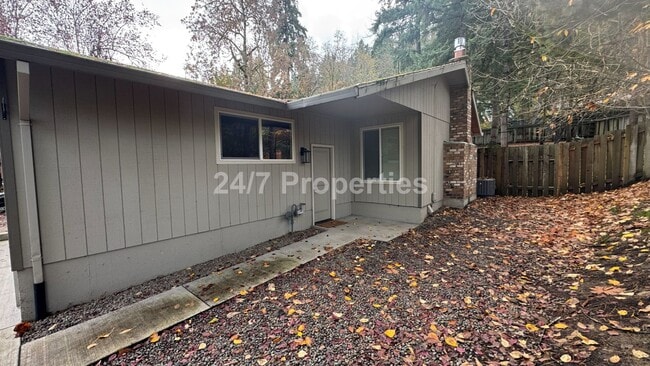 Building Photo - Spacious, Open-Concept 3 Bedroom West Linn Home