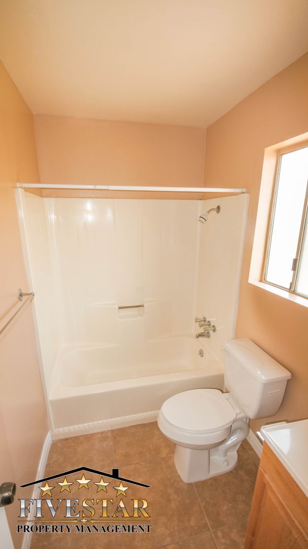 Building Photo - Apartment for Rent on 3017 "Q" Street Apt B