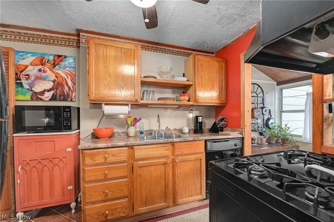 Building Photo - 1501 E 248th St